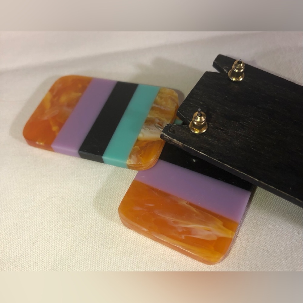 Modernist 60s Mod Chic Lucite Earrings - Picture 9 of 11